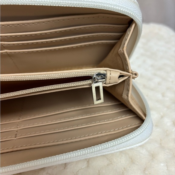 Guess Airlia Color Block Women’s Zip Around Wallet - Picture 8 of 12